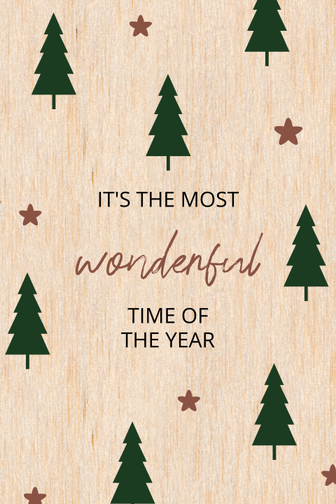 Weihnachtskarte aus echtem Holz mit Tannebäumen und Sternen